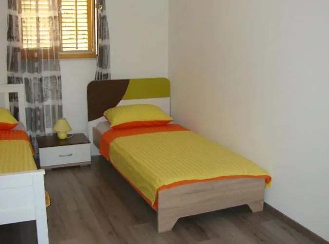 4496-1 * Cres
